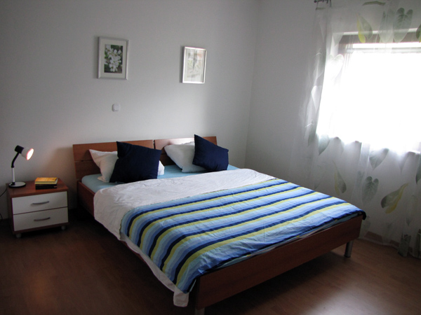 Schlafzimmer 1